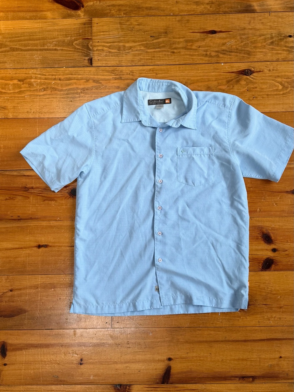 Quiksilver Light Blue Short-Sleeve Button-Down Shirt
